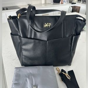 Freshly Picked Classic Carryall Diaper Bag in Ebony